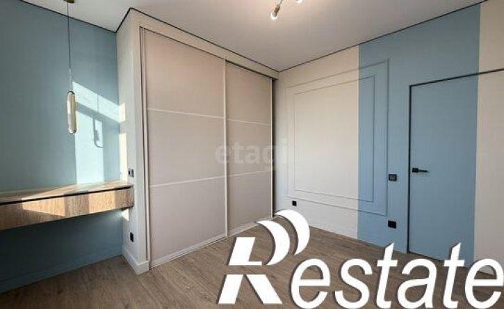 3-комн квартира улица Веры Волошиной, 42А,  д. 42А