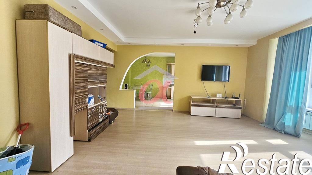 Купить квартиру за 13 500 000 рублей на Шахтеров проспект, 66