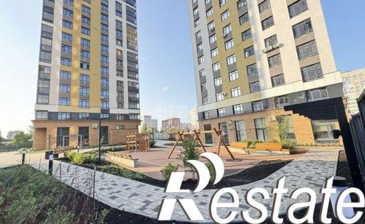 4-комн квартира Институтская улица, 32,  д. 32