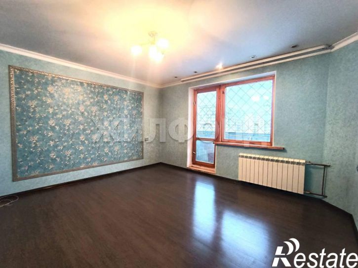 3-комн квартира Молодежный проспект, д.15