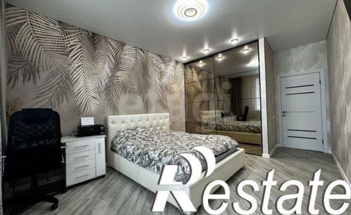 3-комн квартира улица Веры Волошиной, 38Б,  д. 38Б