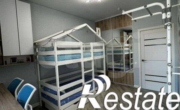 3-комн квартира улица Веры Волошиной, 38Б,  д. 38Б
