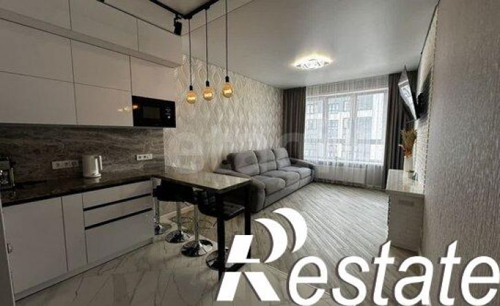 3-комн квартира улица Веры Волошиной, 38Б,  д. 38Б