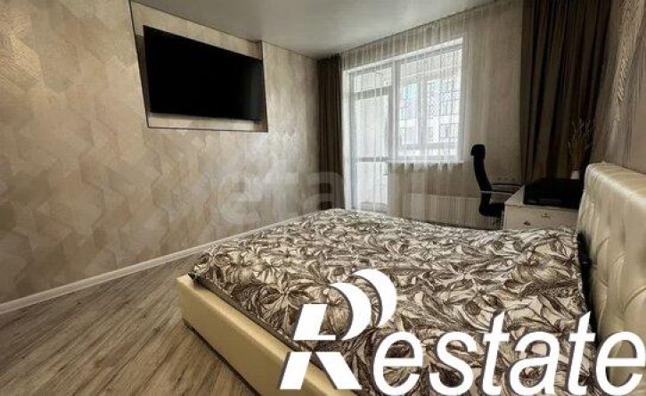 3-комн квартира улица Веры Волошиной, 38Б,  д. 38Б