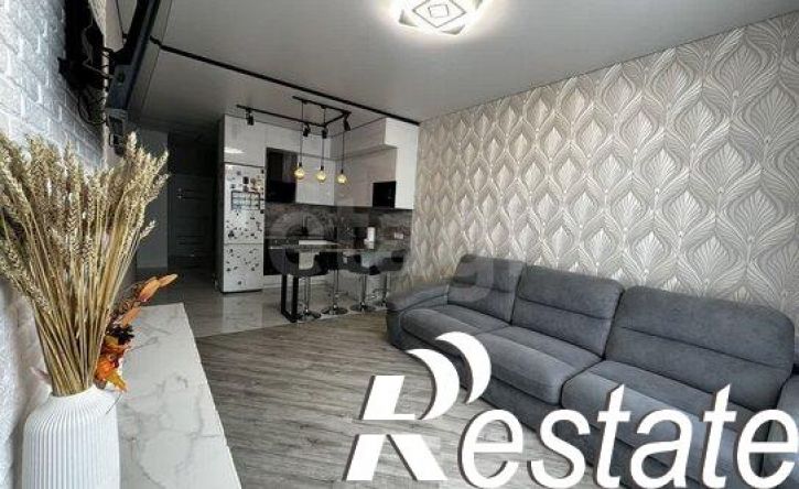 3-комн квартира улица Веры Волошиной, 38Б,  д. 38Б