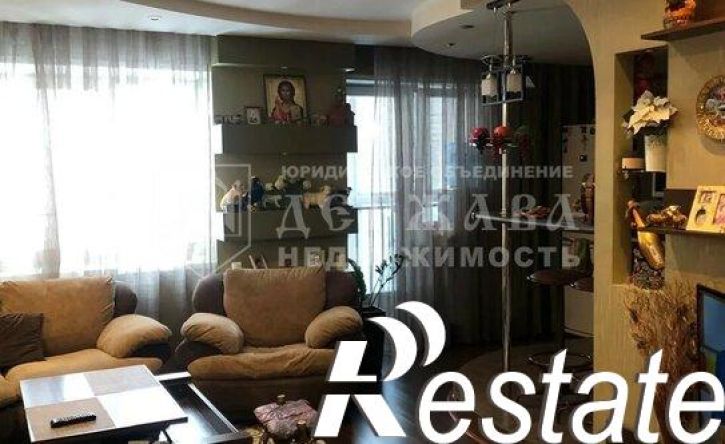 4-комн квартира проспект Шахтёров, 72А,  д. 72А